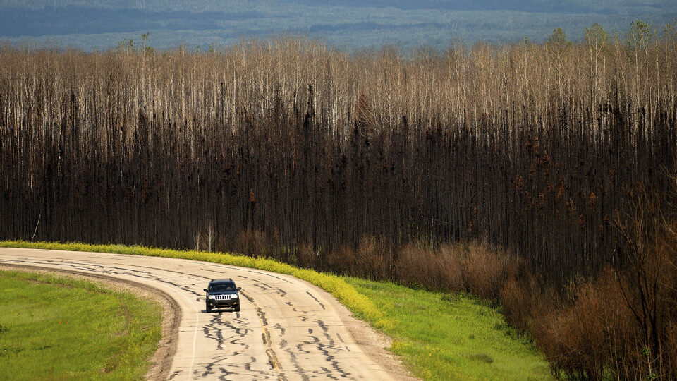 Yangın nedeniyle binlerce kişiye tahliye!