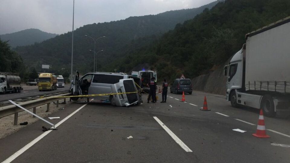 Ölü ve yaralılar var! Düğün dönüşü feci kaza!