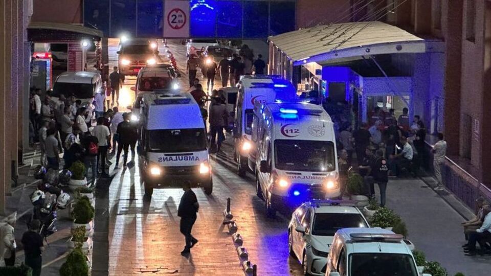 İki grubun kavgasında ağır yaralılar var!