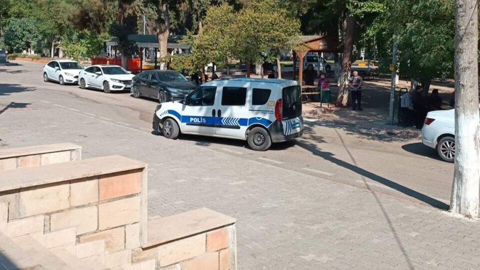 Dede ve torunu devrilen duvarın altında can verdi!