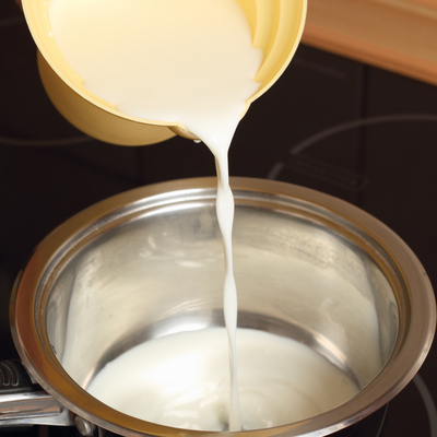 Brusella: Çiğ et ve pastörize edilmemiş süt ürünlerinden bulaşıyor