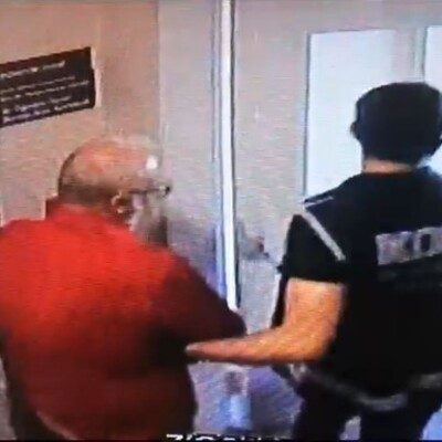 Bıçak parası istediği öne sürülen doktor tutuklandı