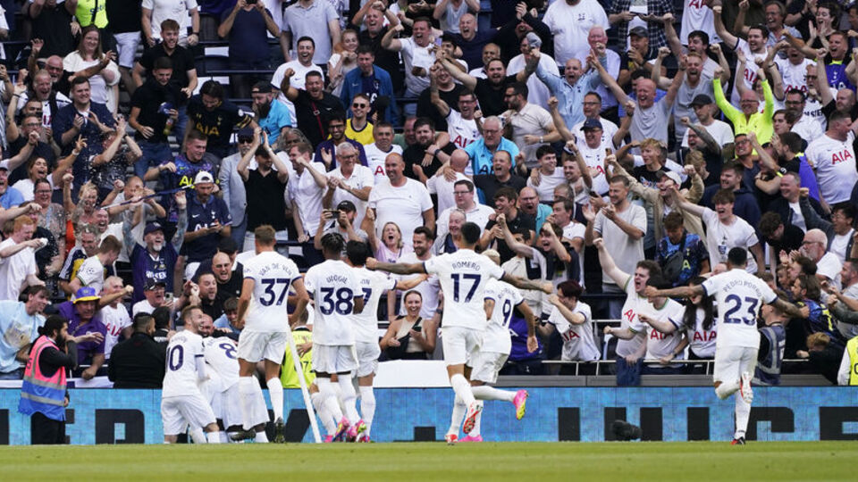 Tottenham, United'ı devirdi