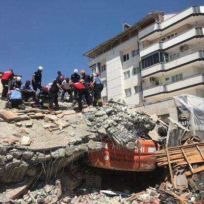 Yıkım sırasındaki göçükte acı haber!