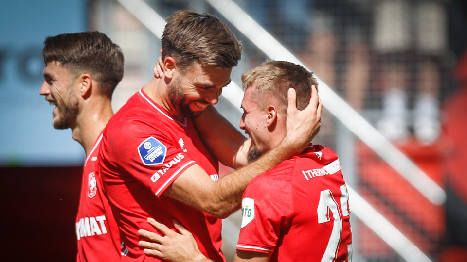 F.Bahçe'nin rakibi Twente doludizgin!