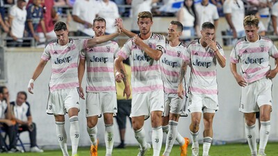 Juventus galibiyetle başladı