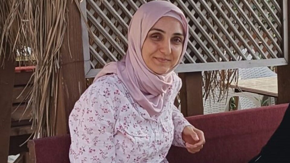 Telefon sinyali kesilmiş! Kayıp öğretmen ormanda aranıyor!