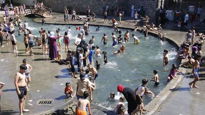 Rüzgar, yağmur ve sıcak hava uyarısı