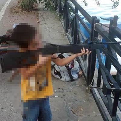 2 yaşındaki kardeşini vurdu! 5 yaşında katil!