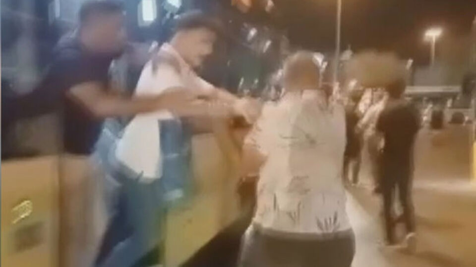 İETT otobüsünde gerginlik! Zorla indirildi