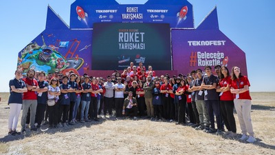 Bakan Kacır'dan Roket yarışmasına ziyaret