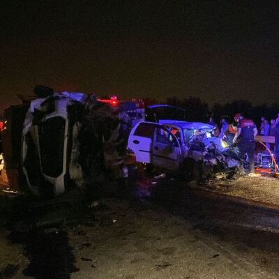 Osmaniye'de ambulansla çarpışan otomobildeki 3 kişi öldü