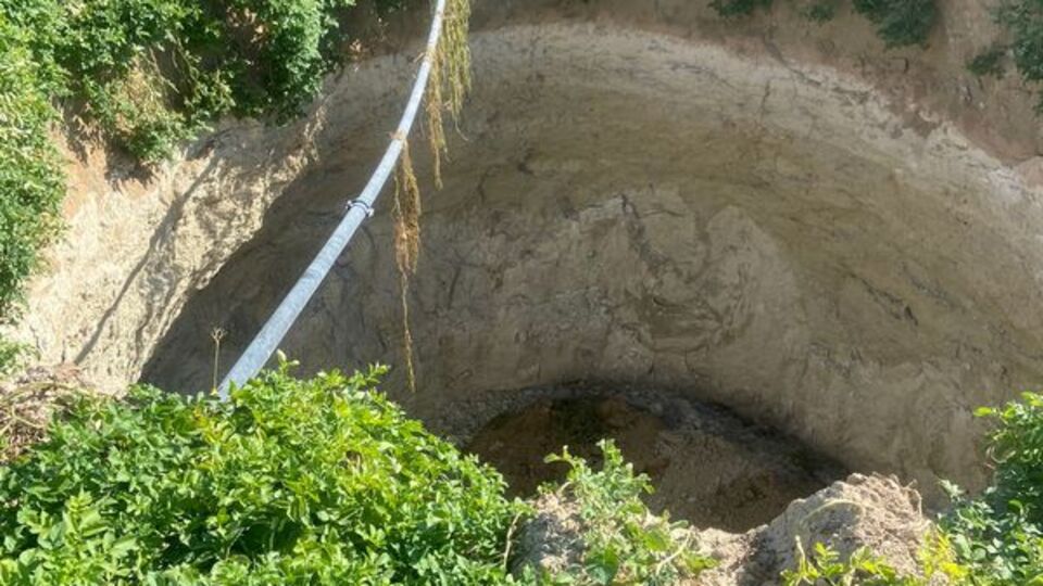 Konya'da obruk oluştu: Çapı 20, derinliği 15 metre