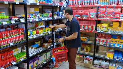 Kırtasiye alışverişlerinde 'tasarruf' dönemi! Ucuz kalem, ince defter