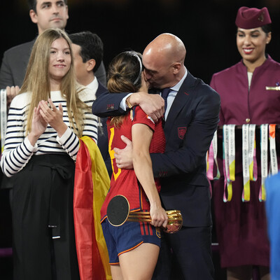 Rubiales'e tepkiler sürüyor!