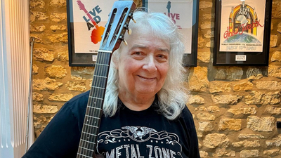 Ünlü gitarist yaşamını yitirdi