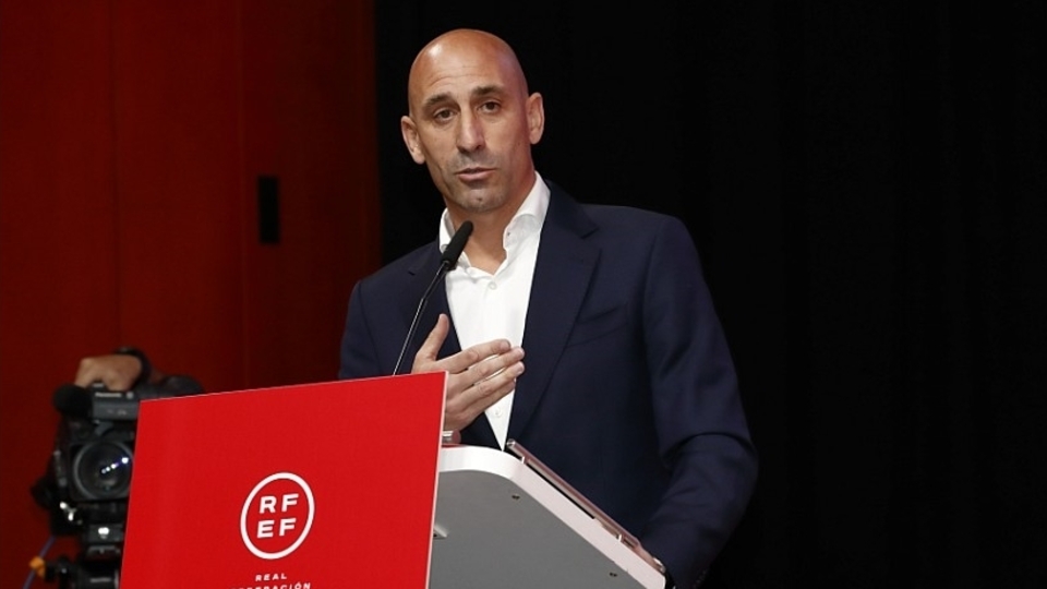 FIFA, Rubiales'i görevden aldı