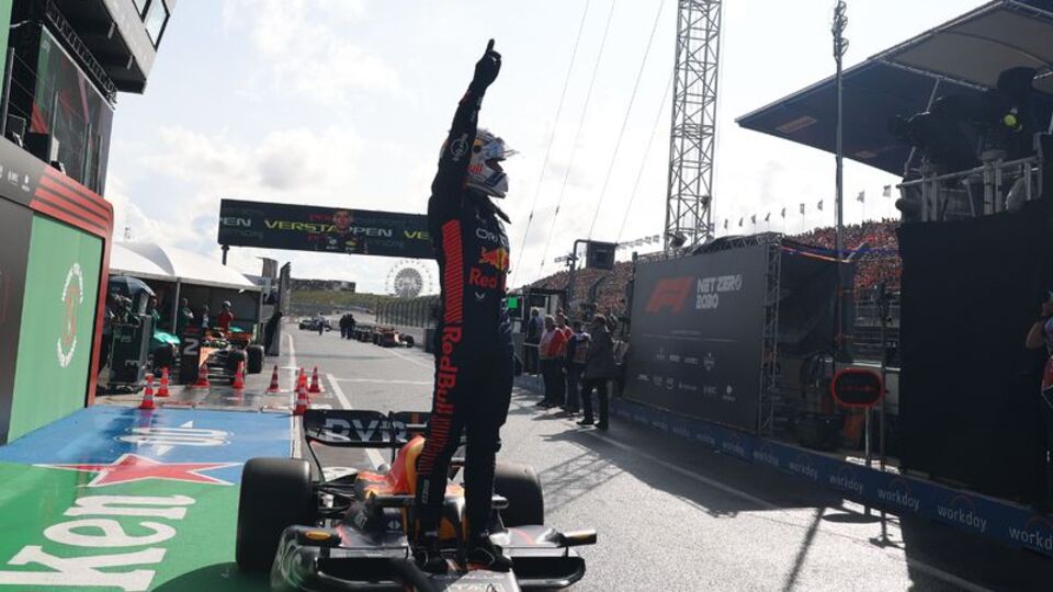 Hollanda'da 'pole' pozisyonu Verstappen'in