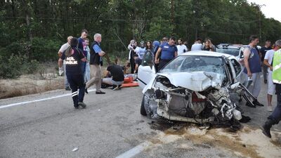 Tekirdağ'da iki otomobil çarpıştı: 1 ölü, 5 yaralı
