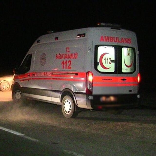 Tarım aracı fındık arazisine devrildi: 5 yaralı