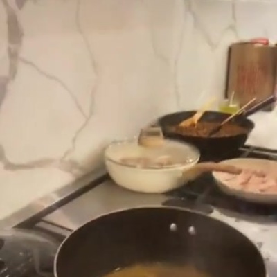 Mohamed Hadid Türk şef Ömür Akkor ile yemek yaptı