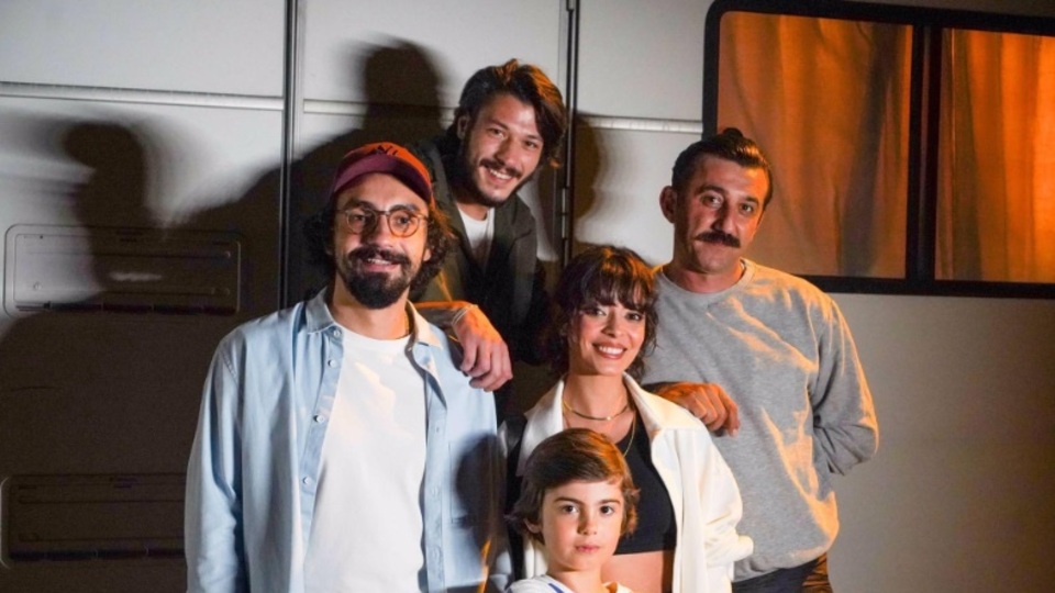 Afişleri paylaşıldı