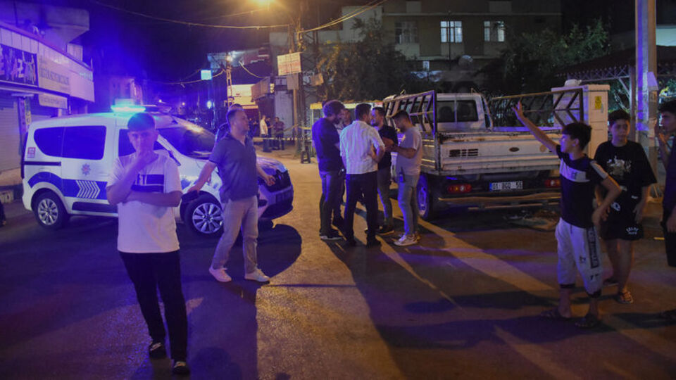 Adana'da parkta silahlı saldırı