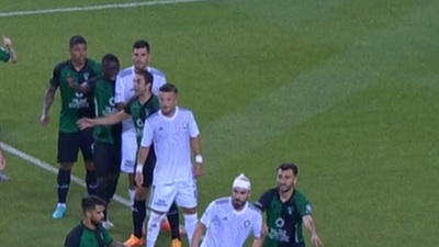 1. Lig'de şok olay: Rakibini ısırdı