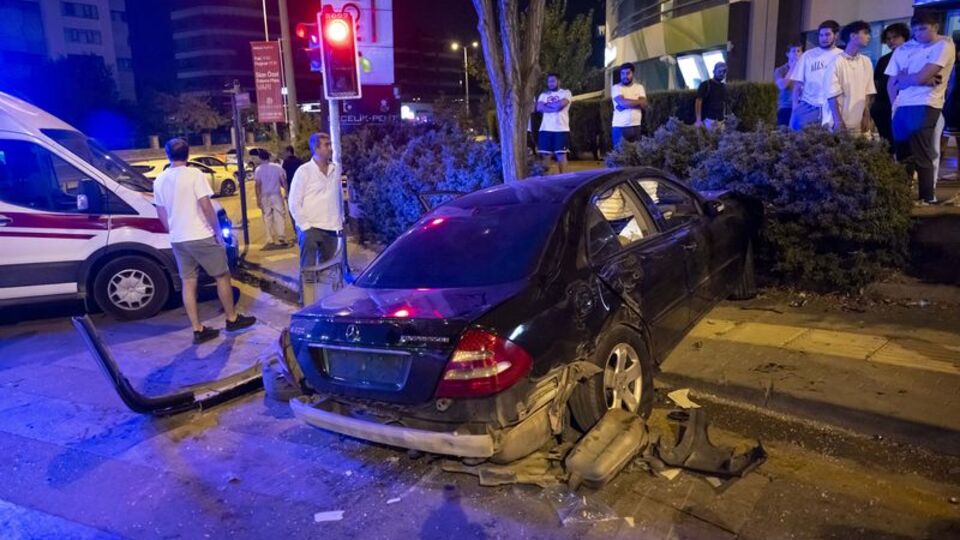 Ankara'da trafik kazasında 5 kişi yaralandı