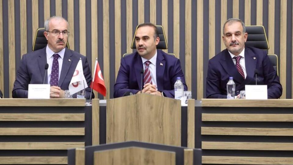 Bakan Kacır, iş dünyası ile bir araya geldi