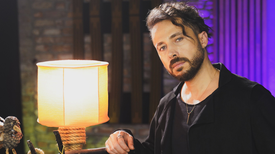 Bahadır Tatlıöz'den 'Yarım Adam'