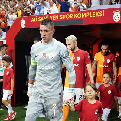 Namağlup Aslan!