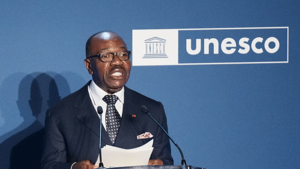 Gabon'da asker yönetime el koydu