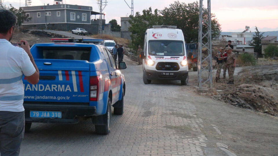 Arazi kavgasında yeğen dayıyı öldürdü!