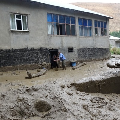 Yağış yok ama sel var! Sular 20 km öteden geldi