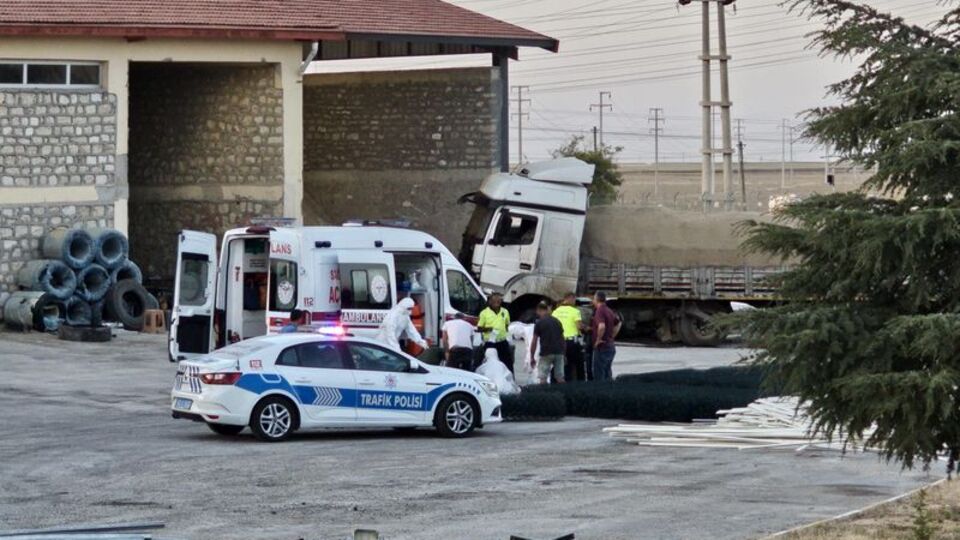 Konya'da zincirleme kaza: 1 ölü, 3 yaralı