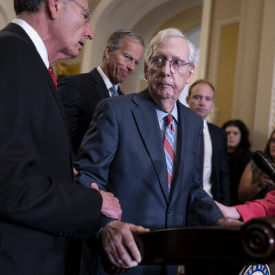 ABD'li Senatör kameralar karşısında yine dondu