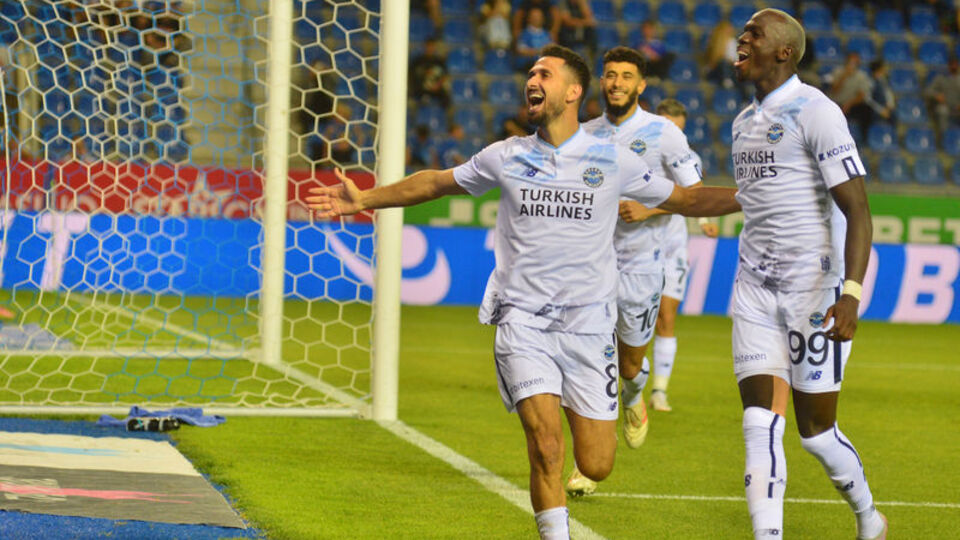 Adana Demirspor tur için sahada!