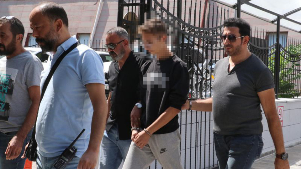 16 yaşında üvey ağabeyini öldürmüştü! İşte cinayetin nedeni!