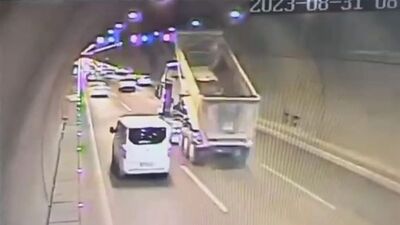 Açık kalan damper tünelde levhayı yıktı!