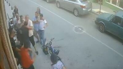 Kızını darbetmesine seyirci kalmadılar