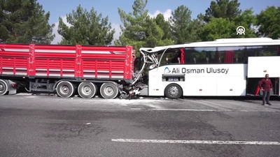 Şoför ve muavini öldüren kaza!