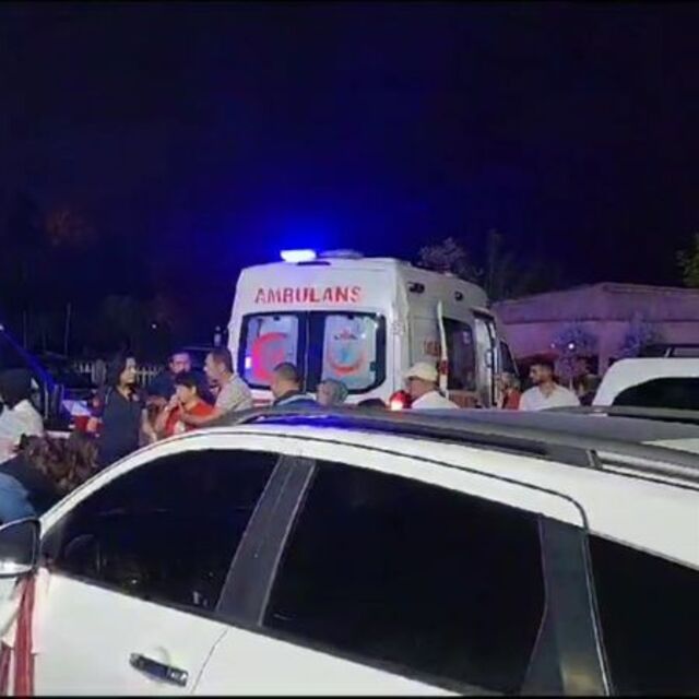 Düğün yemeğinden zehirlendiler