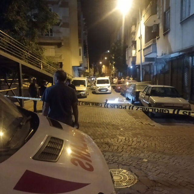 Anneyi öldürüp kızını ağır yaralayan kişi intihar etti