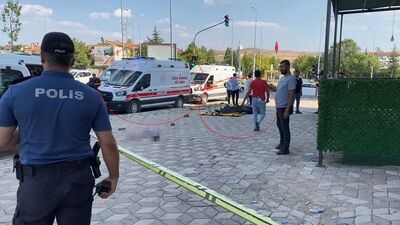 Bu nasıl öfke? Yaralıyı ambulansta öldürdü!