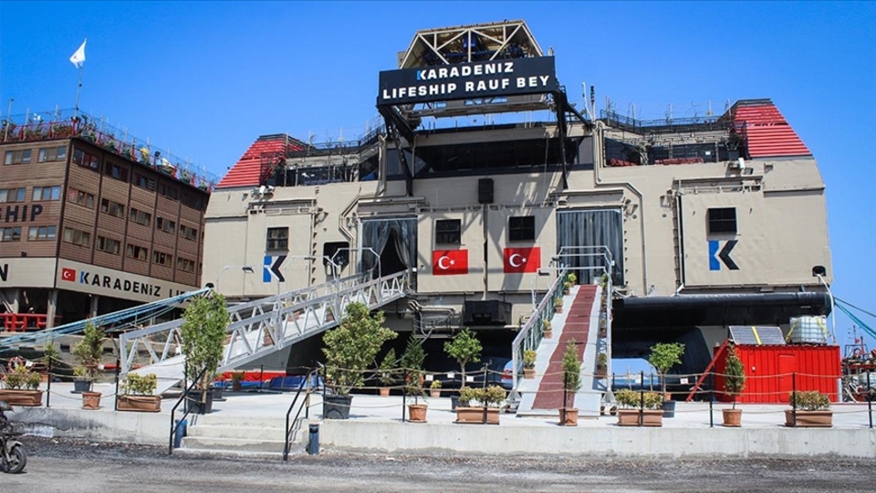 "Yüzen okul"da YKS'ye hazırlanan 350 depremzede öğrenci üniversiteye yerleşti