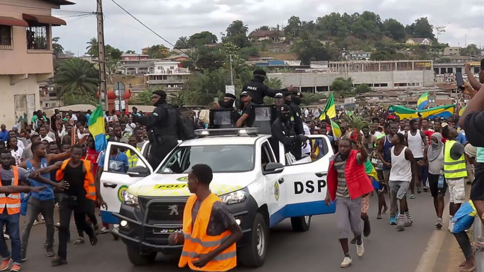 Fransa, Gabon'la askeri işbirliğini askıya aldı