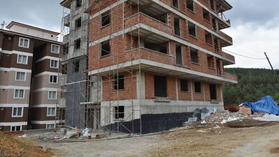 Asansör boşluğuna düşen işçi ağır yaralandı