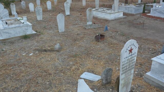 Batı Trakya'da Türk mezarlığına saldırı
