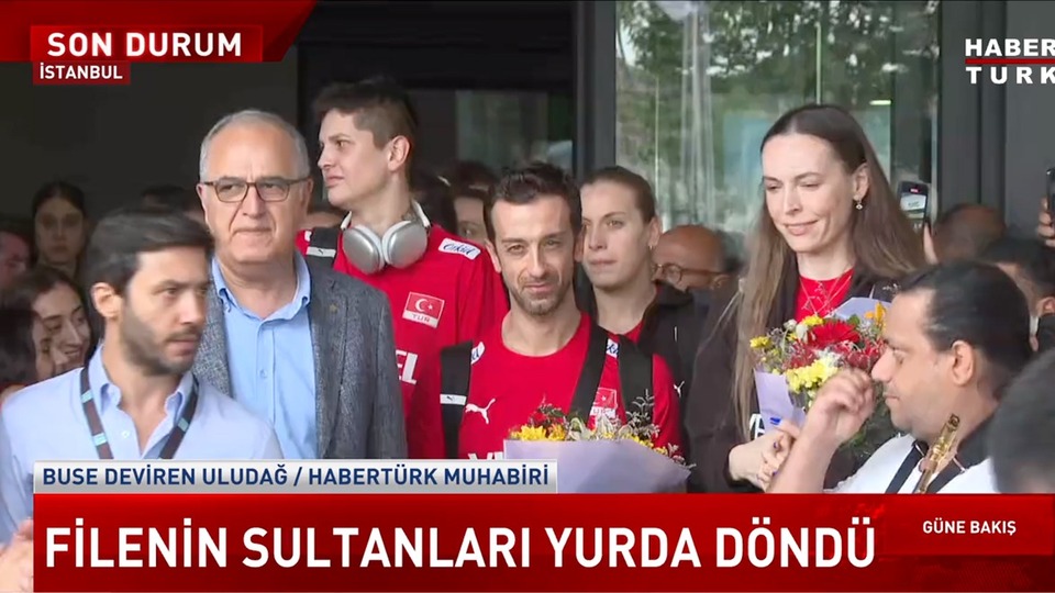 Şampiyon Filenin Sultanları yurda döndü